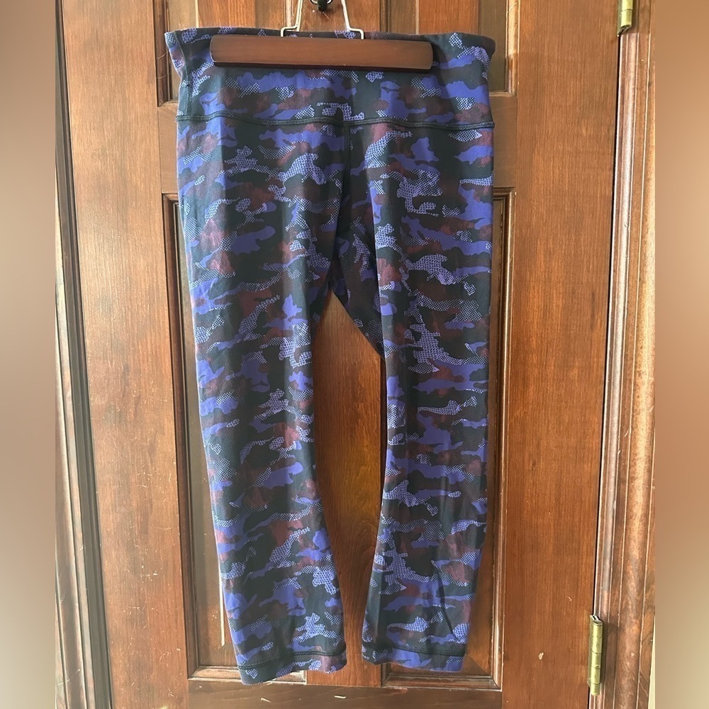 Lululemon Size 6 Wunder Under Crop Leggings Purple Black Camo